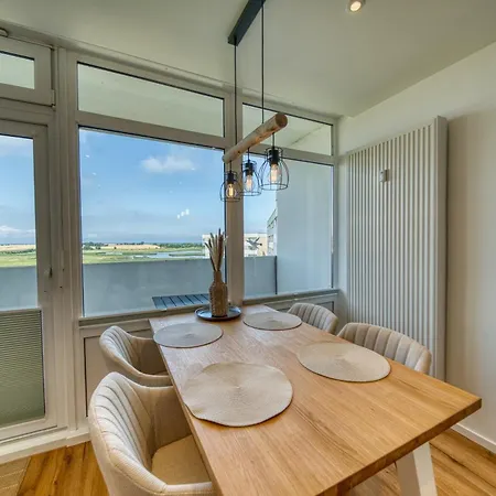 - Haus M, App 0m0802 דירה